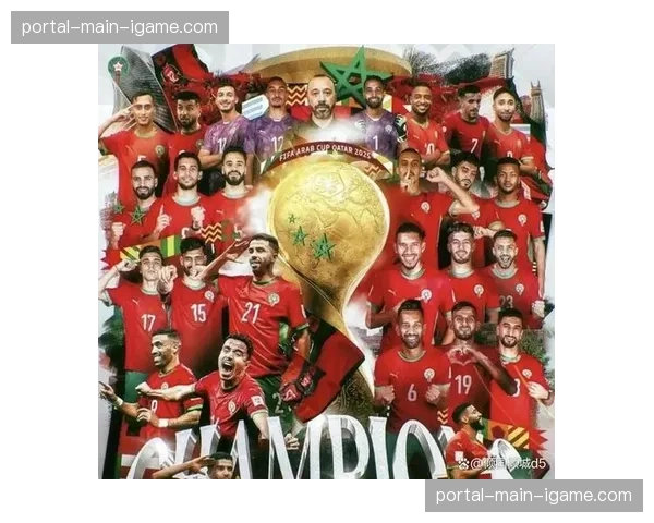 特写镜头：马赛主帅与第四官员激烈争论，被主裁判出示黄牌警告